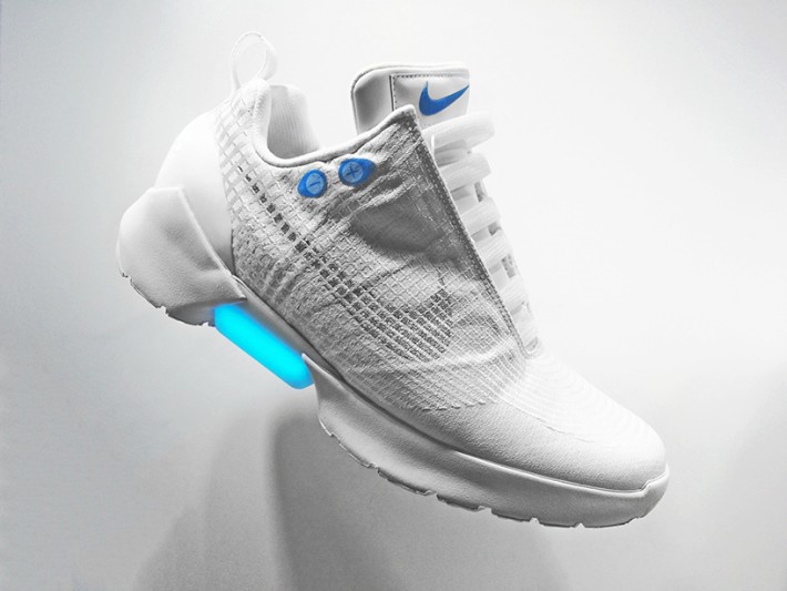 NIKE-hyperadapt-1.0-earl-self-lacing-sneakers-tinker-hatfield-interview-designboom-06