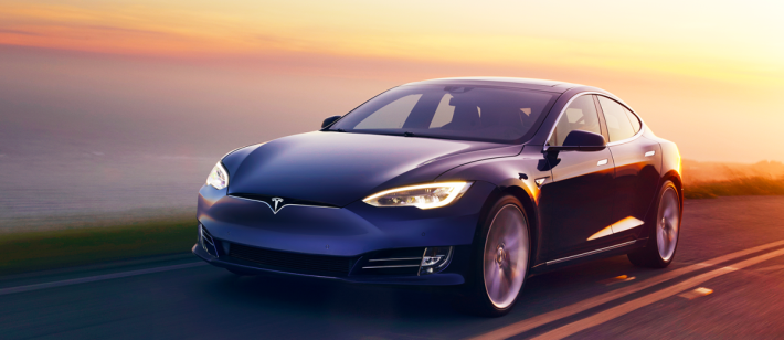 Model S P100D 由0至到100公里只要 2.7秒，是全球第三快!!