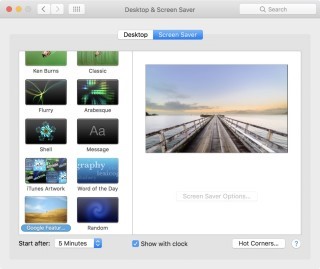 在「System Preferences...／Desktop & Screen Saver」裡選「 Screen Saver 」頁，捲動到最底就可以選取到 Google+ Featured Photos 作屏幕保護程式。