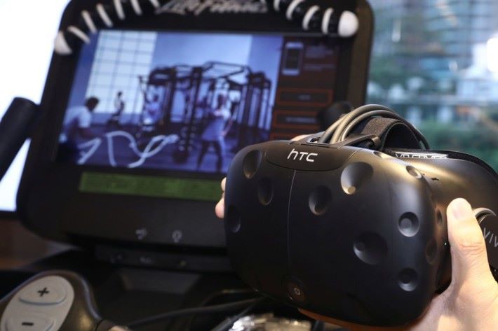 以HTC Vive 作為 VR 推動系統