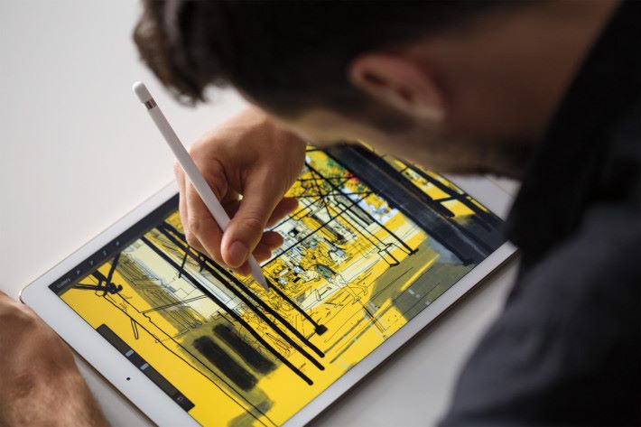 iPad Pro 亦有推出內置 Apple Sim 的版本。