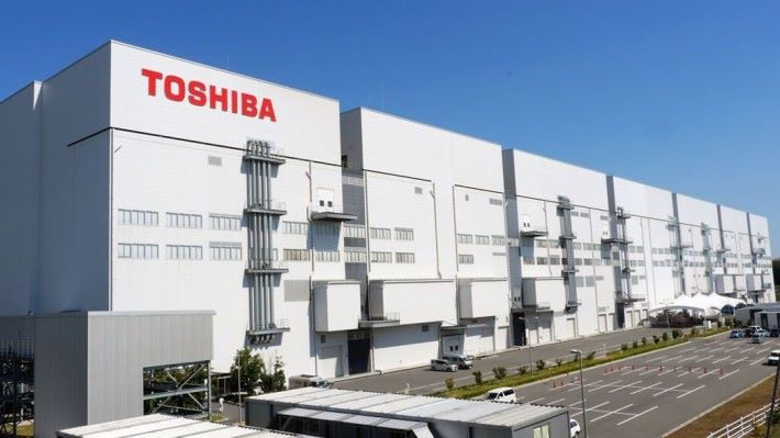 Toshiba 與 WD 合資的四日市廠房。