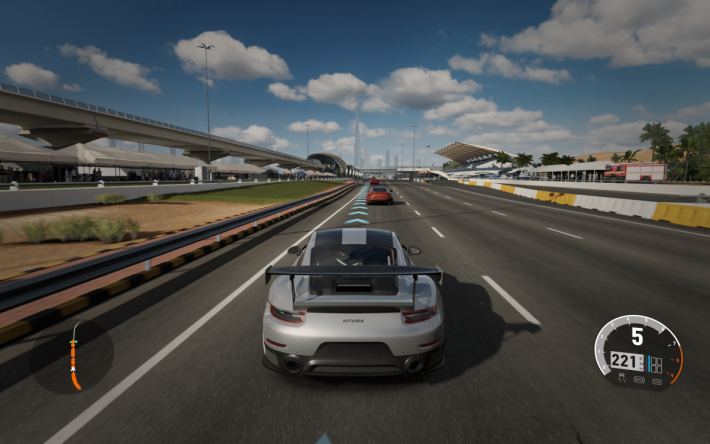 《Forza Motorsport 7》可以對應 Xbox One X，提供 4K@60fps 的遊戲畫，帶來最逼真的賽車體驗。