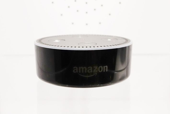 曼佳美的熒智 ZB 照明方案兼容 Amazon Alexa 語音聲控功能。