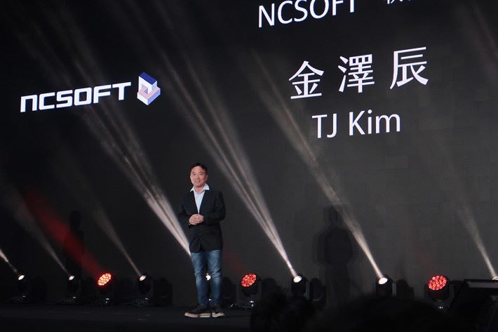 Ncsoft 執行長金澤辰來台見証《天堂M》上市。