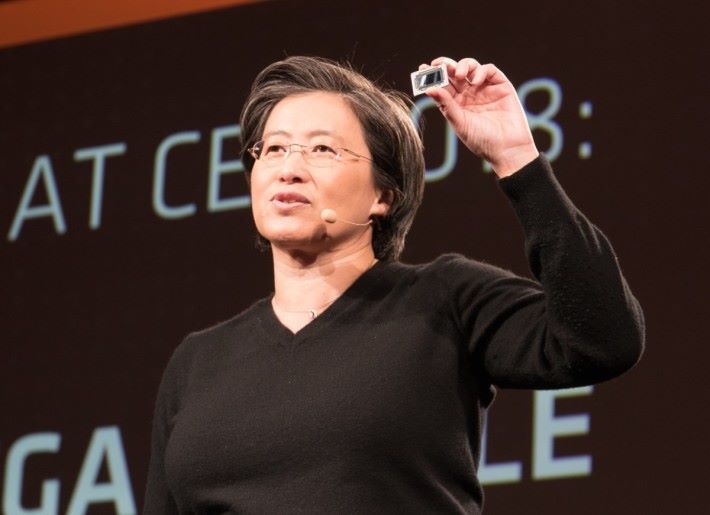 AMD CEO 蘇姿豐博士展示 Vega Mobile 晶片，距離推出日期應該不遠吧？