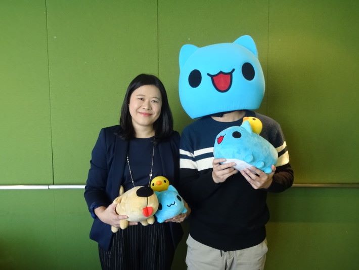 LINE 台灣貼圖團隊總監呂苔君及貓貓蟲咖波作者亞拉分享有關 LINE 創作者的點滴。