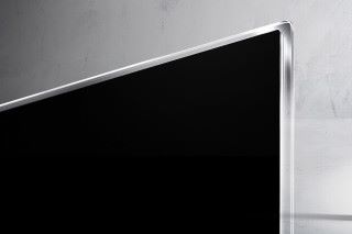 透過 Picture-on-Glass 設計，LG OLED TV E7 展現最美的簡約風格。