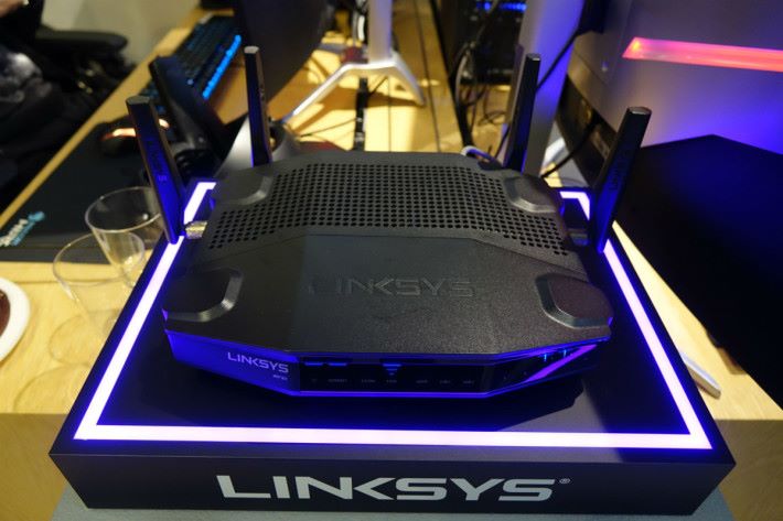 配合 Linksys WRT32X 電競 Router，打機自然更得心應手。