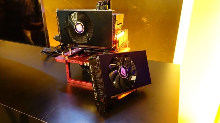 PowerColor RX Vega 56 Nano 顯示卡實物。