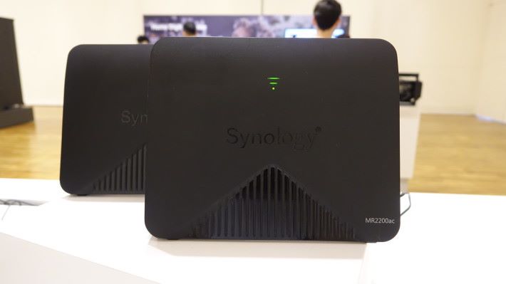 Synology 也進軍 Mesh Router 市場了，首款 Mesh 產品為 MR2200AC