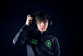 何坤賢（ Xian ）於EVO2013 得到《街霸 4》世界冠軍寶座，各位玩家又覺得讓賽 3 秒足不足夠呢？