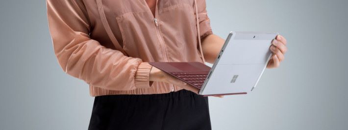 Microsoft 準備以廉價的 Surface Go 平板對抗 ChromeBook 和 iPad ，以打入教育市場