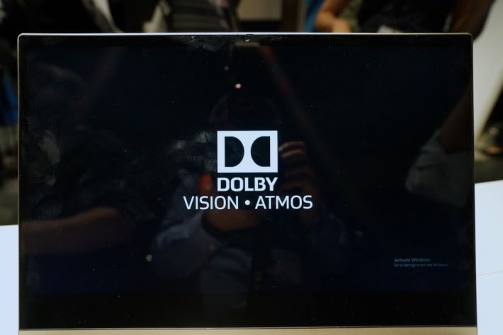 ．今年 Lenovo 多部電腦，都配搭 4K HDR 屏幕，支援 Dolby Vision 和 Dolby Atmos。