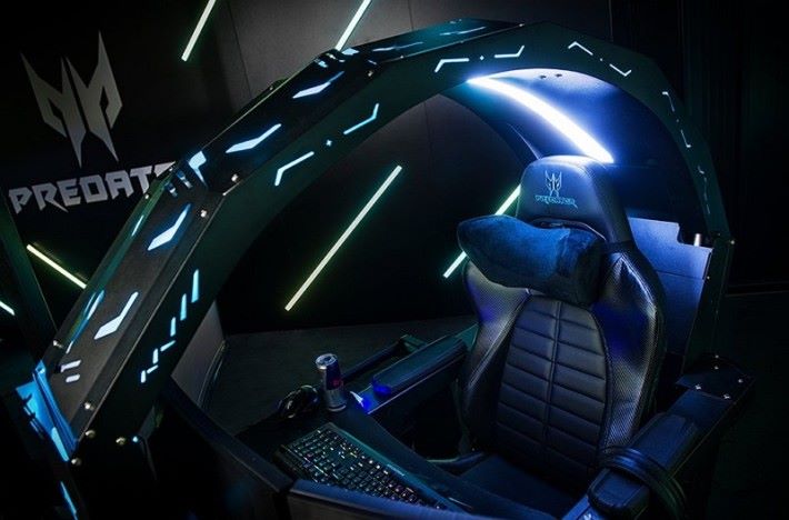 Acer Predator Thronos 電競座艙可以打造一個電競私人空間