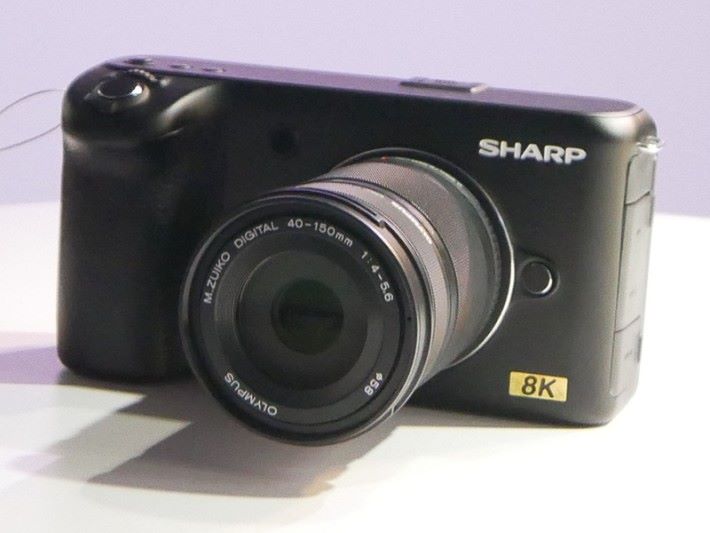 SHARP 展示了首部民用的 8K 攝影機