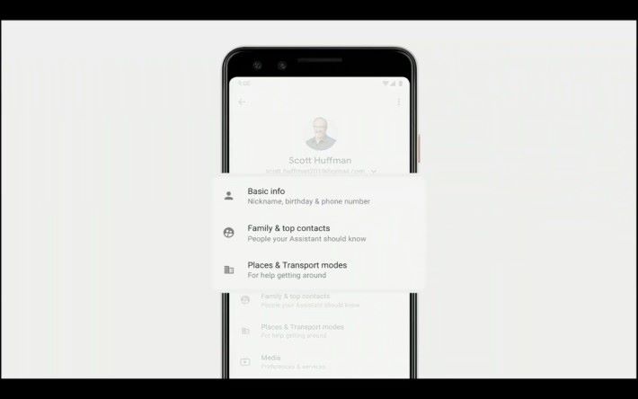 透過個人參考資料，令 Google Assistant 更能個人化地完成各種任務。