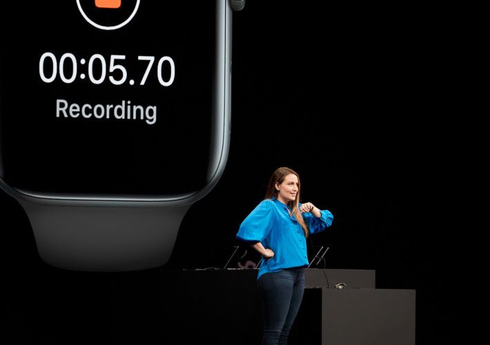 Watch OS 6 會使用 Apple Watch 的收音及發聲功能。