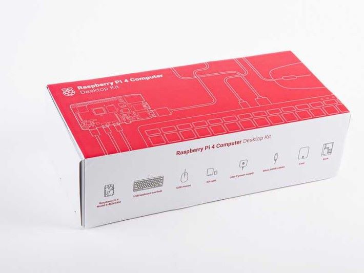 Raspberry Pi 4 Desktop Kit 有齊 RPi4B 主機、 3A USB-C 火牛、原裝鍵盤滑鼠 、 兩條 micro-HDMI 線、 32GB microSD 及入門指南等。