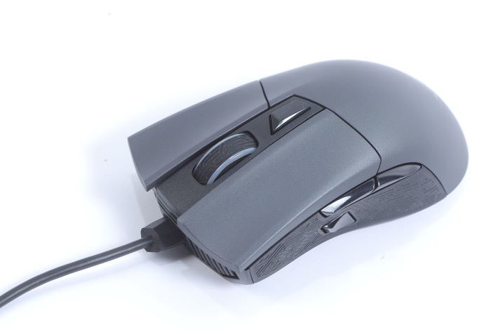 跟機更送 Gaming Mouse，針對電競用家的需要而來。