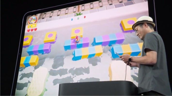 在 Apple 發表會上，Konami 示範的是一款加入很多新元素的 3D 青蛙過河遊戲。