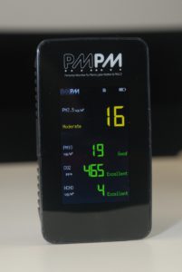 測試 1 小時後，PM2.5 指數進一步下降至 16。