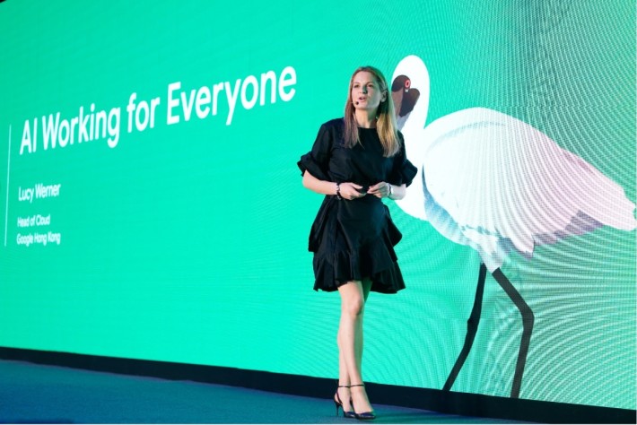 Google 雲端香港主管 Lucy Werner 與團隊運用雲端技術和 AI 協助李嘉誠基金會推展中小企「應急錢」計劃，讓基金會能及時向合資格中小企發放資助，她為此感到鼓舞。