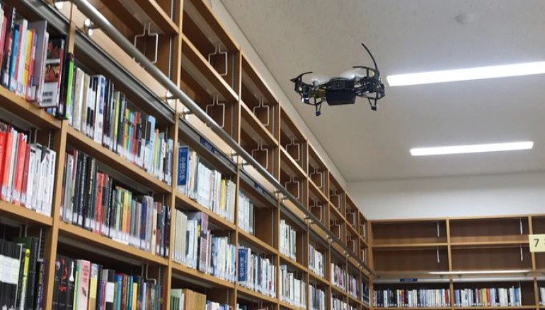 AI 圖像分析 x 無人機　日圖書館測試無人機點藏書