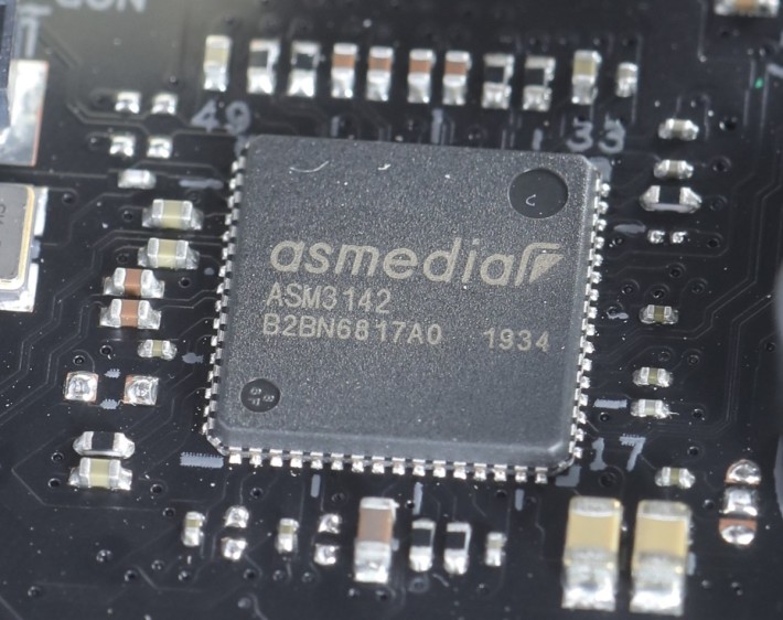 部分 USB 功能由外加的 ASMedia ASM3142 晶片提供